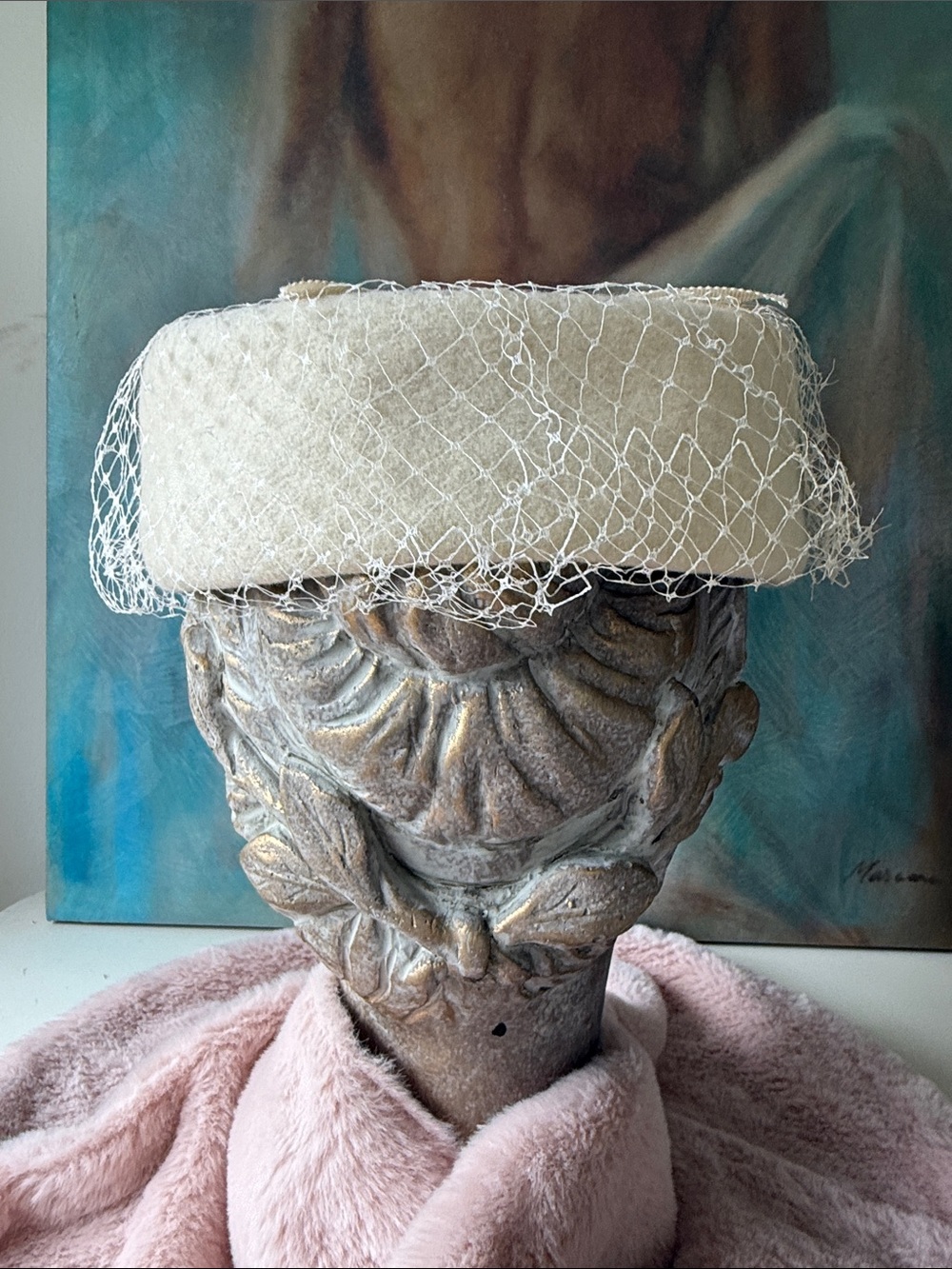 Vintage Wool Felt Ivory Pillbox Hat with Veil - Picture 3 of 10